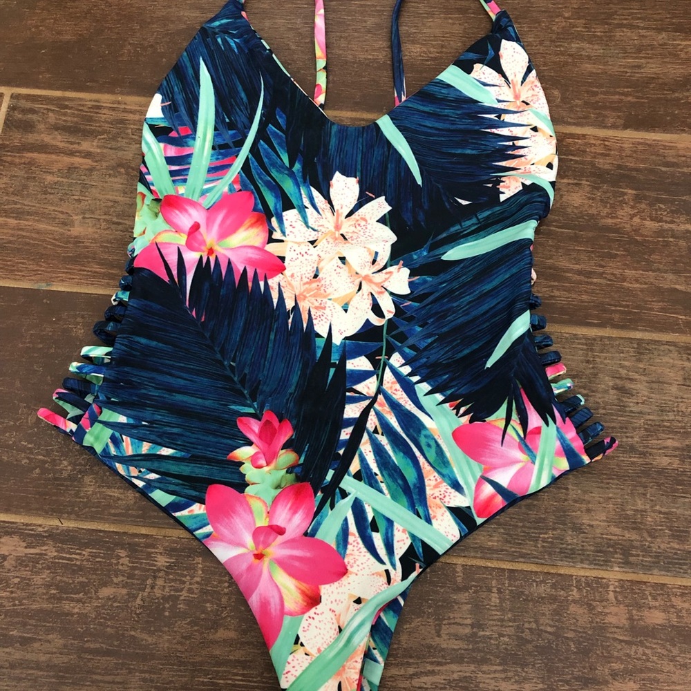 Stone Fox Swim